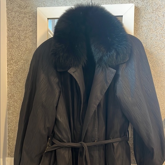 Nina Ricci Fox Fur Coat - Picture 6 of 9